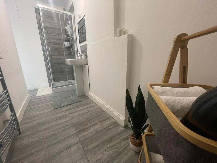 Lovely 2 Bed On Tower Bridge Londen Buitenkant foto