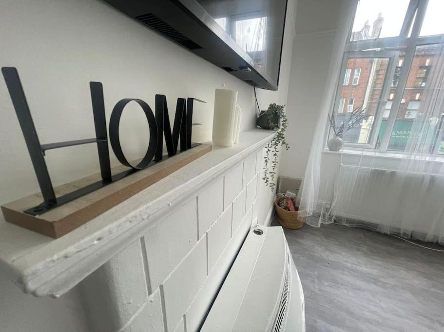 Lovely 2 Bed On Tower Bridge Londen Buitenkant foto